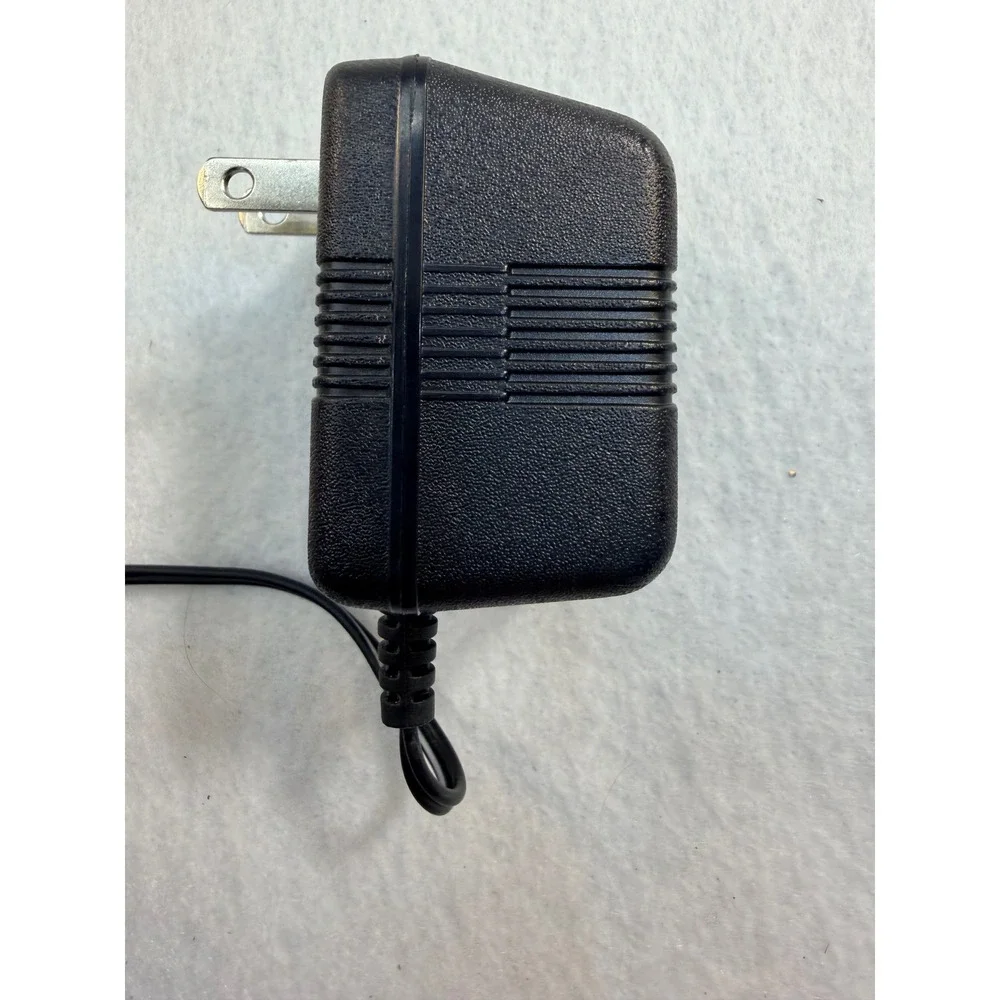 RadioShack AC Adapter U120025D 33-1197 12VDC 250mA Center Negative Power Supply
